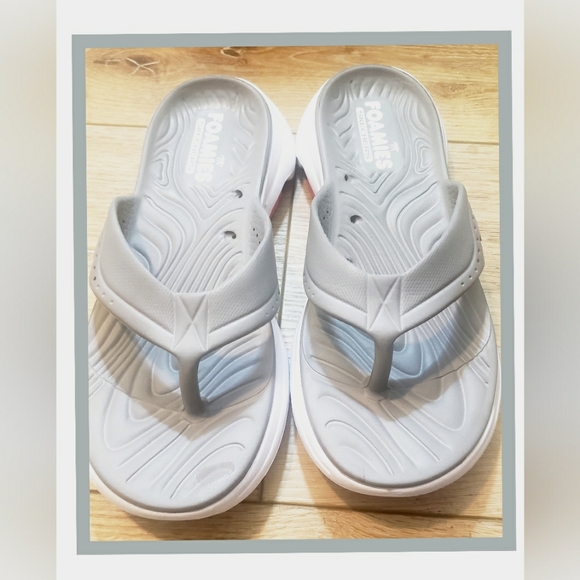 NWOT SKECHER FOAMIES....SIZE 6..... - Picture 2 of 2